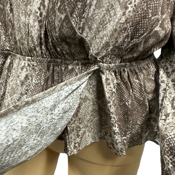 Skies Are Blue Snakeskin Print Wrap Style Long Sleeve Lightweight Blouse Medium - Picture 4 of 10